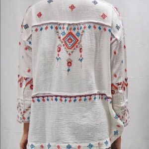 KYLA SEO MARTA‎ EMBROIDERED OVERSIZE GAUZE TOP​​​​​